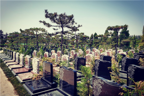 张家湾生态墓地景观图