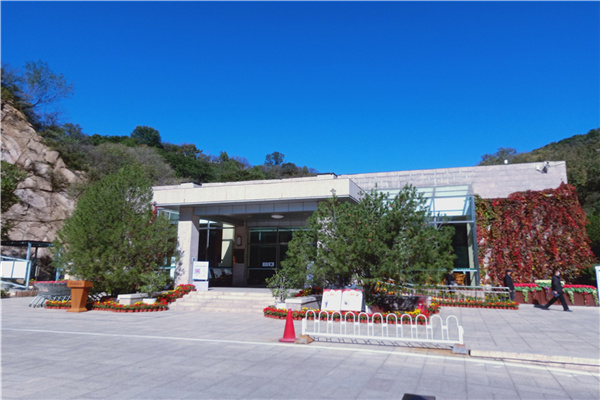 八达岭陵园景观图