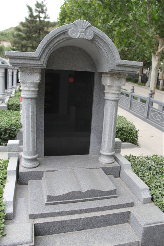 在灵山宝塔陵园最终确定墓型