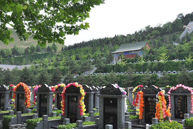 灵山宝塔陵园墓地环境