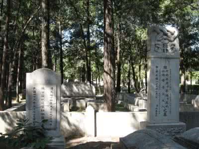 万安公墓墓型2