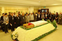 包慧同志遗体告别仪式在八宝山殡仪馆举行