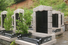挑选许久最终在北京房山珍珠源公墓选了墓地