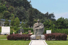 现在清东陵万佛园墓地价格多少
