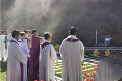 九公山长城纪念林举行天主教追思已亡日弥撒活动