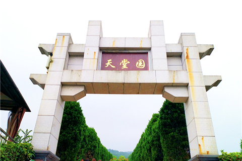 重庆灵安陵园盘点：正规合法、俯瞰长江、园林式陵园