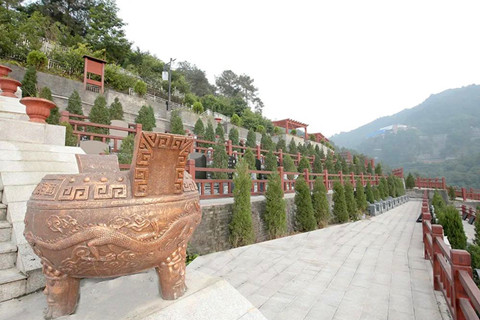 重庆清明祭扫指南：错峰出行,文明祭扫,平安清明