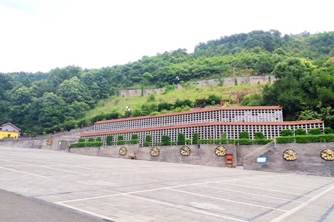 重庆九龙坡区龙居山陵园墓地价格大全,价格2-5万墓地,种类齐全