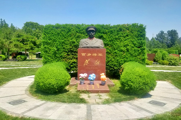 万桐园公墓景观图