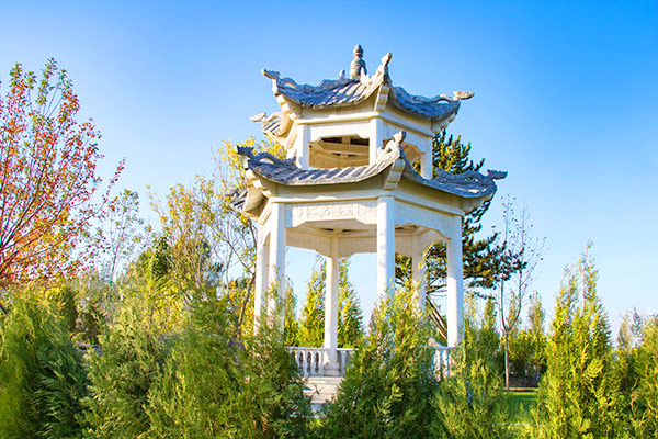 卧龙公墓景观图