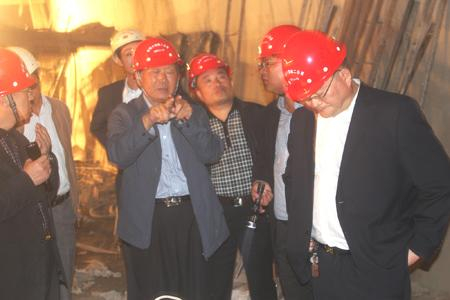 王梦恕到青峰隧道把脉问诊