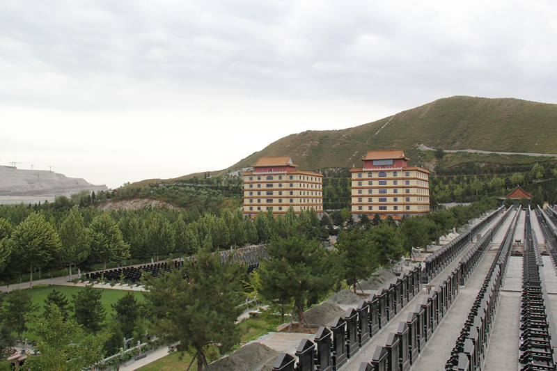 灵山宝塔陵园环境