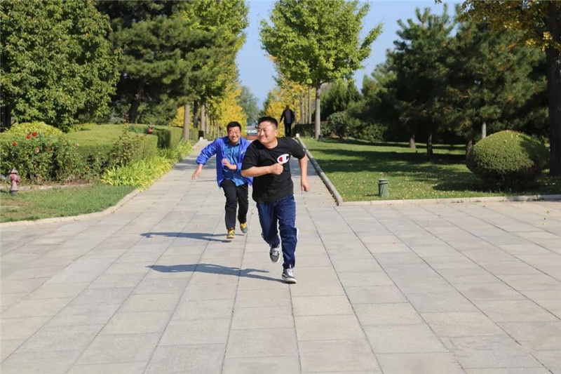 奔跑.jpg