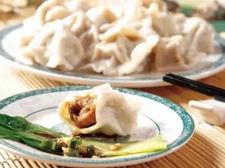 吃饺子