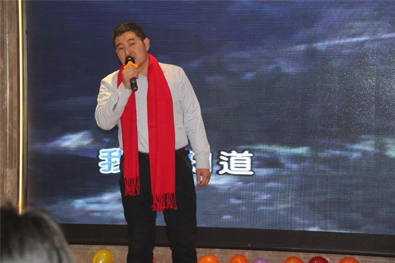 大展歌喉，赞不绝口
