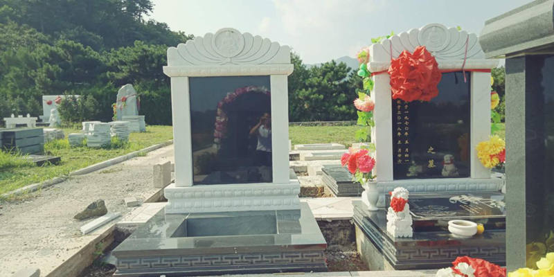 清东陵万佛园玫瑰新区佛缘碑