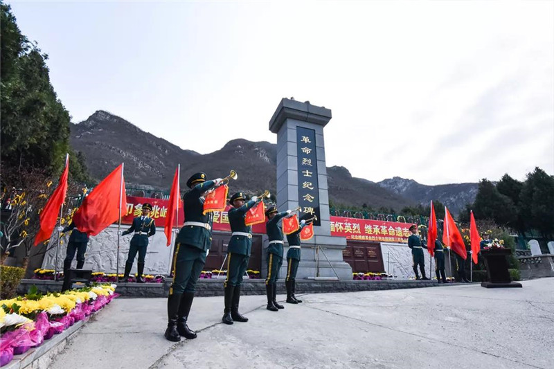 奏响哀思号
