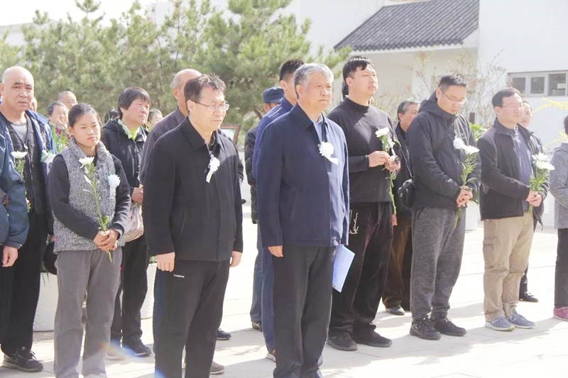 公祭现场