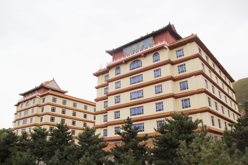 河北灵山宝塔陵园千佛塔