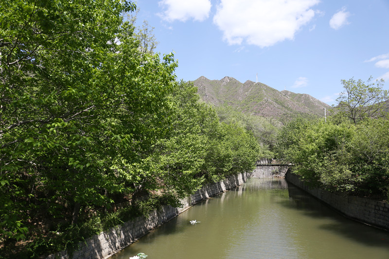 十三陵景仰园玉带河