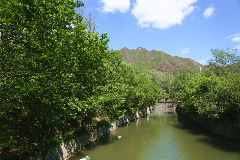 十三陵景仰园玉带河