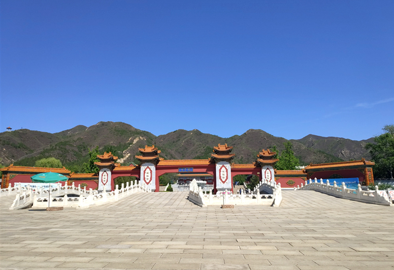 天寿陵园入口