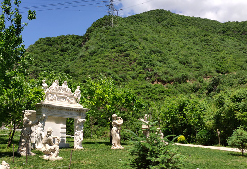 九公山长城纪念林墓区环境