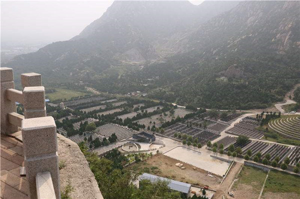 北京凤凰岭佛山陵园二区环境