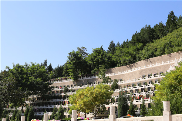 德陵盘龙台公墓墓区