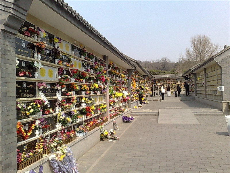 八宝山革命陵园