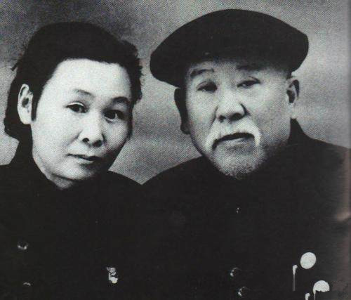 贺耀祖夫妇图像