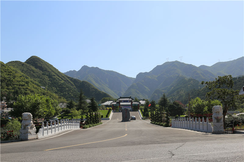 北京德陵公墓景观图