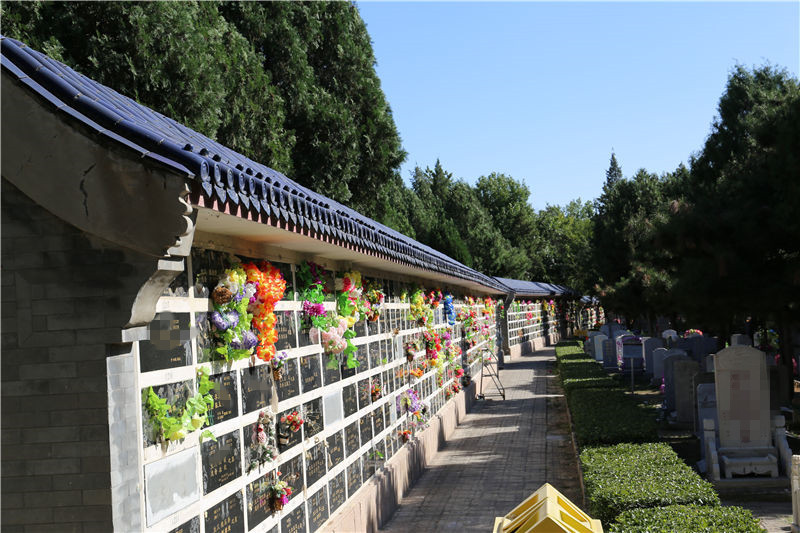 八宝山壁葬样式
