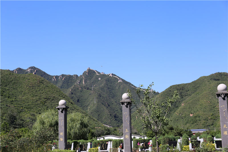 凤凰山陵园景观图