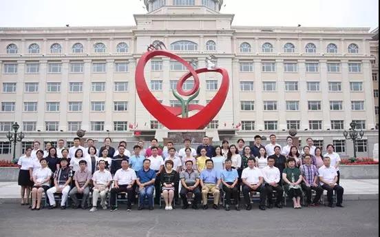 参会人员合影