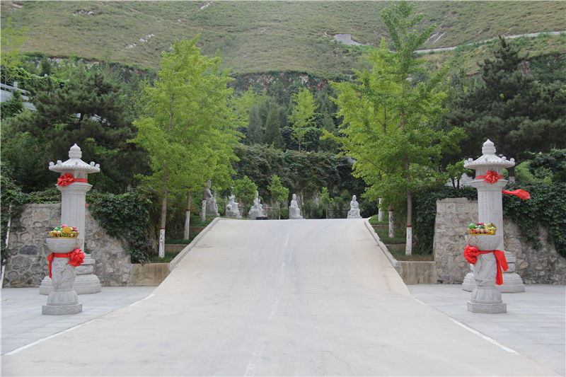 三河灵山宝塔陵园景观图