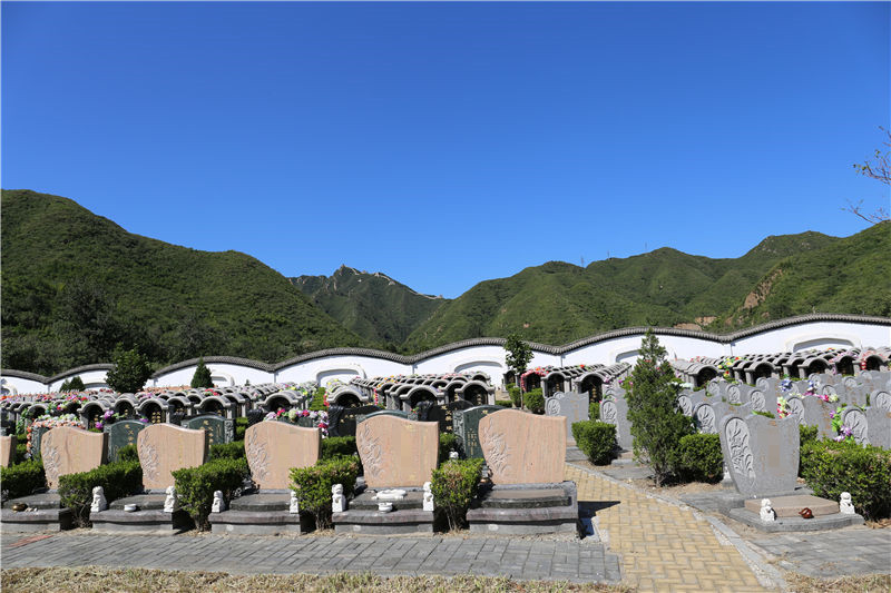 凤凰山陵园墓区图片