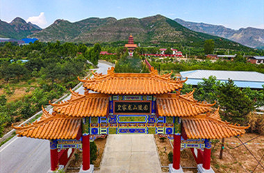 皇家龙山陵园