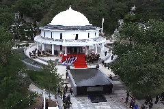 九公山业务厅前