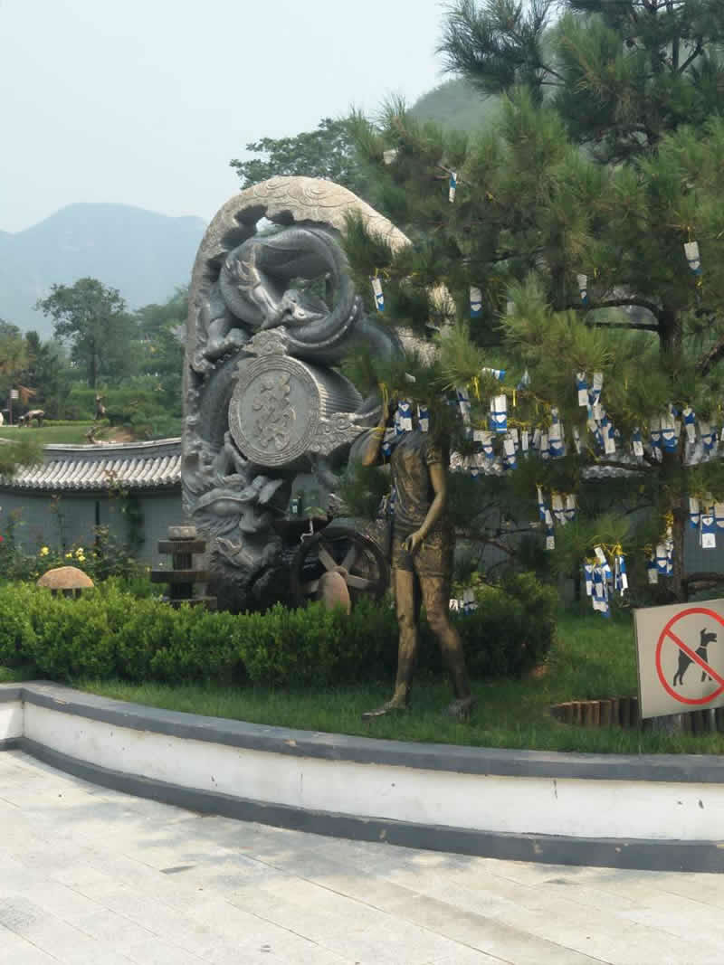 桃峰陵园人文景观