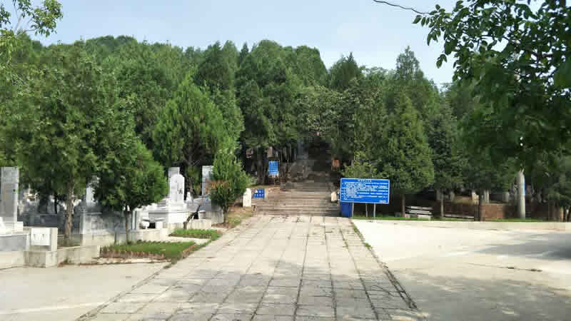 怀柔凤凰山陵园园区照片