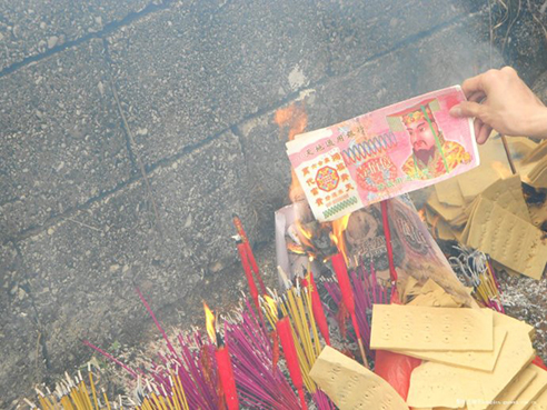 清明烧纸