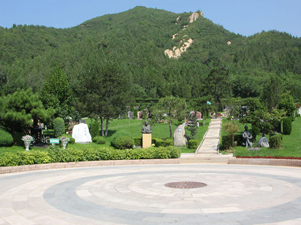 北京天寿陵园实景图