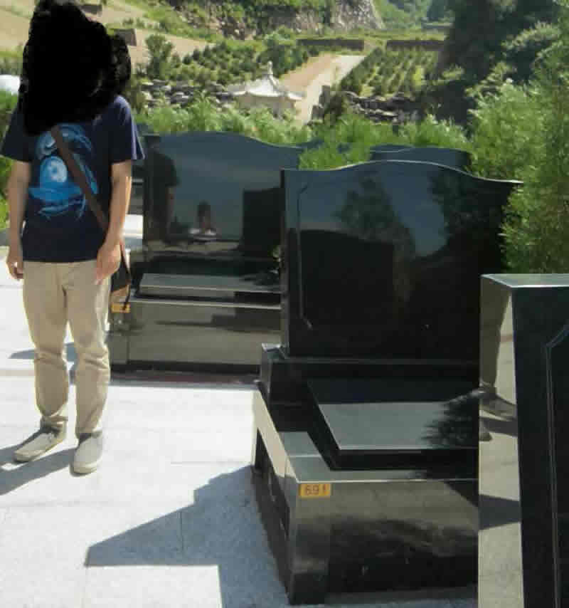盘龙台公墓黑色花岗岩墓型