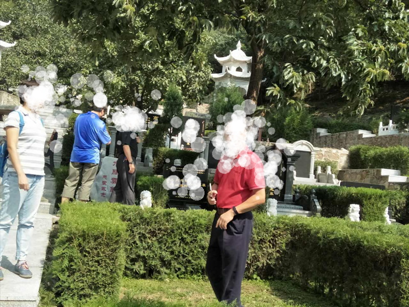 九公山长城纪念林陵园墓区立碑墓型