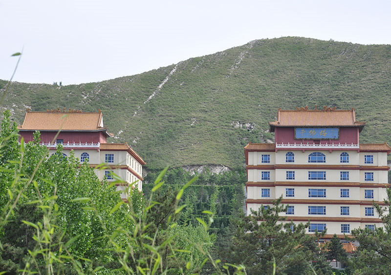 三河灵山宝塔陵园千佛塔