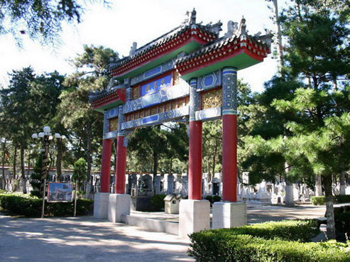 潮白陵园大门