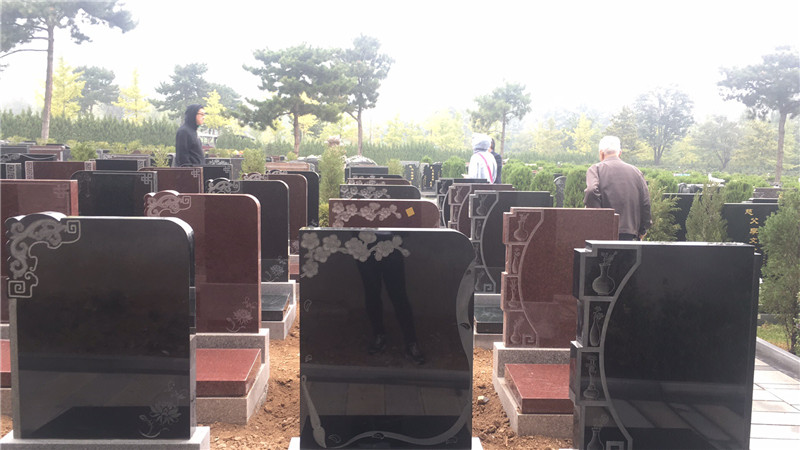 天寿陵园选购墓地