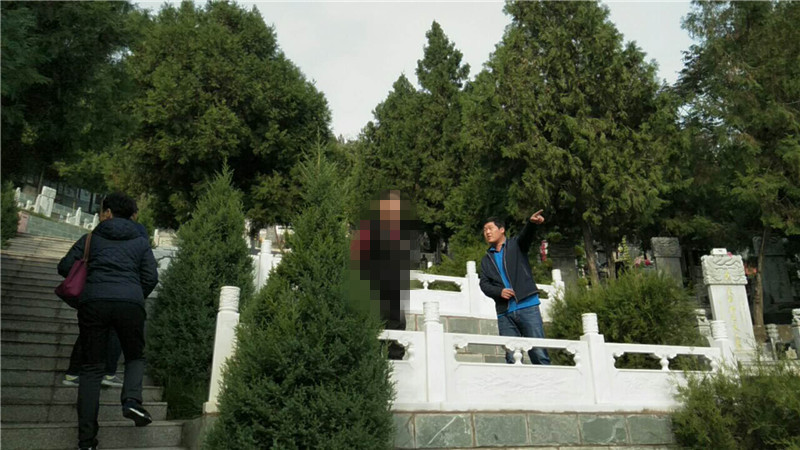九里山公墓二区业务员介绍墓型