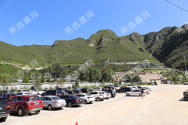 桃峰陵园停车场 桃峰陵园停车场